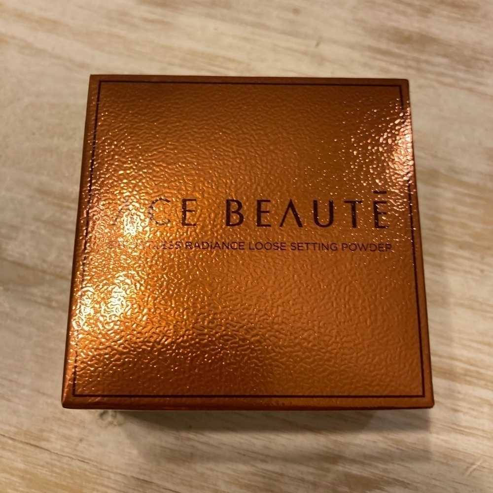 ACE Beaute Effortless Radiance Loose Setting Powder‎ • Fair • 0.05 Oz new in box